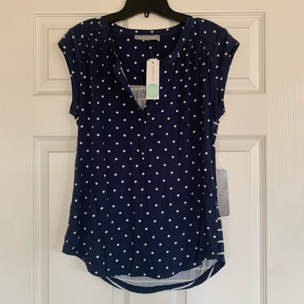 Daniel Rainn for stitch fix abrienne split neck cap sleeve knit top, NWT